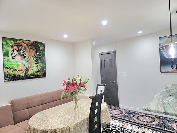 5th image of 104 Brook Ave Floor 2