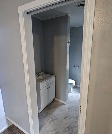 3rd image of 5049 Lafontaine St