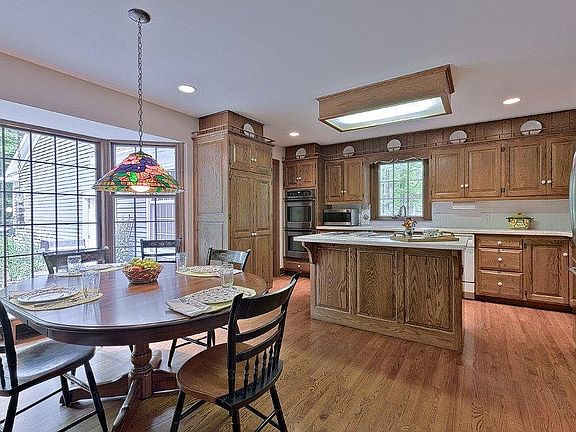3rd image of 7234 Dillman Dr