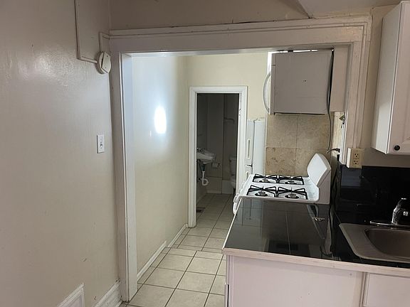5th image of 1654 Gaylord St APT 4