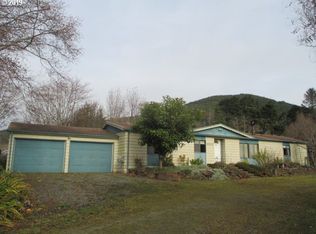 1033 Charlotte Ct, Rockaway Beach, OR