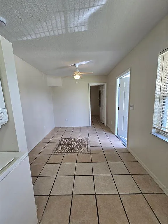 2 bed, 1.0 bath, 450 sqft, $1,000 — Photo 3