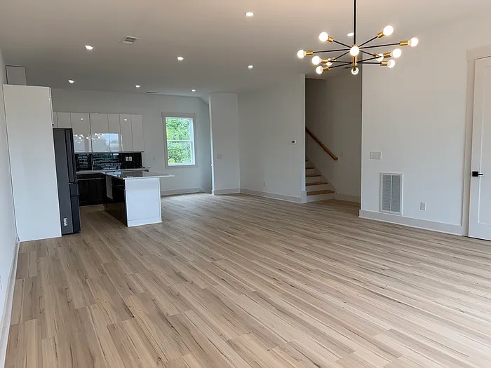 3 bed, 3.5 bath, 2135 sqft, $2,750 — Photo 3