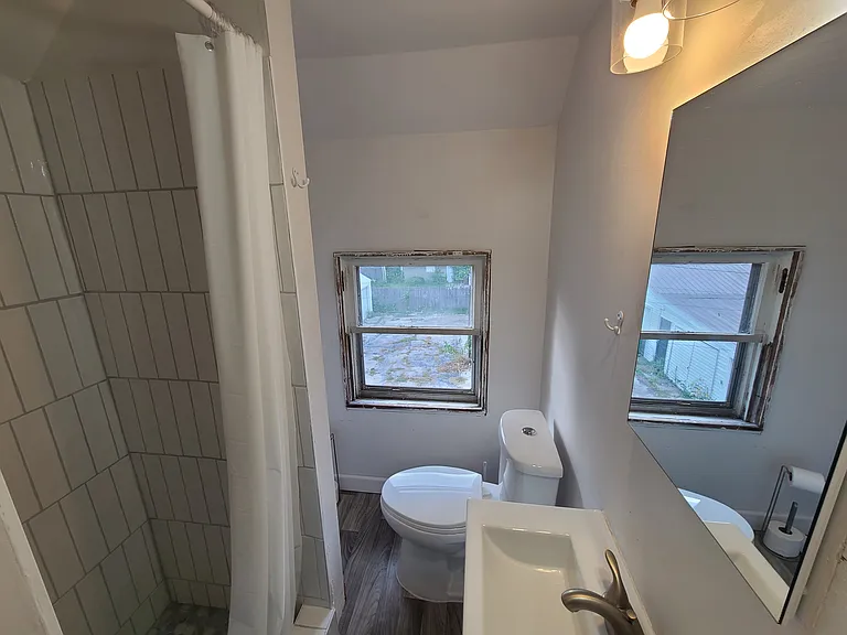 811 Elmore St #2 — Photo 10