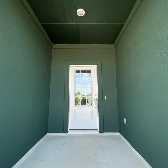 2113 Four Waters Loop — Photo 2
