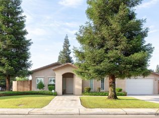 10001 Copa Cabana Ct, Bakersfield, CA 93312