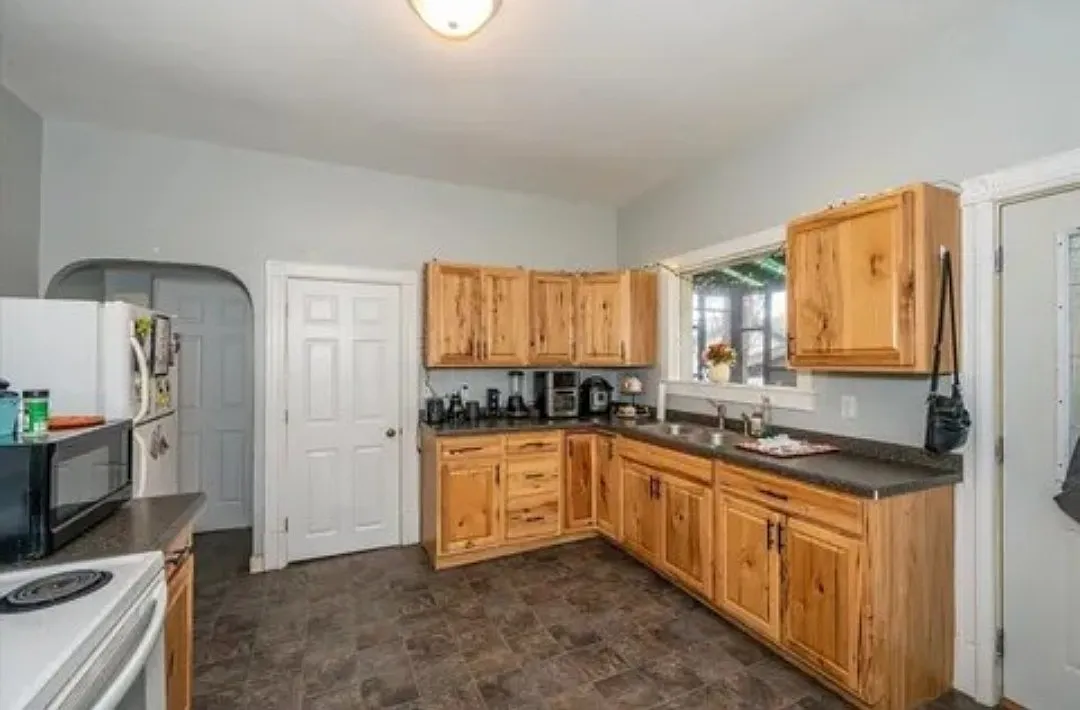 2 bed, 1250 sqft, $1,500 — Photo 3