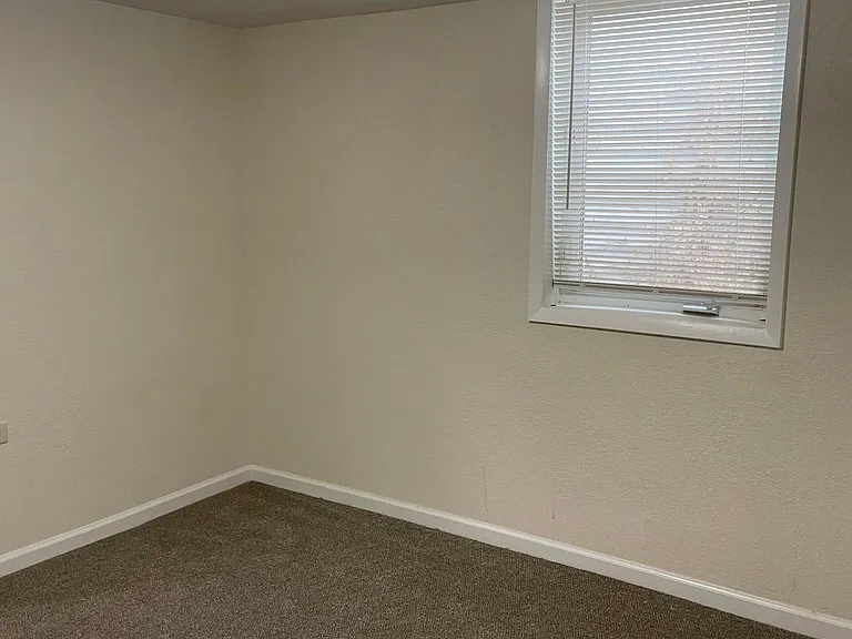 BED ROOM/EGRESS WINDOW