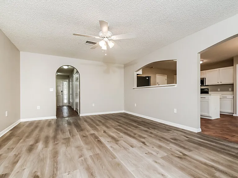 10415 Opus Dr — Photo 6