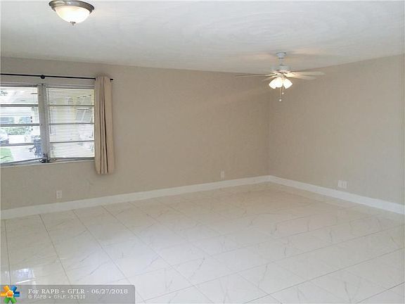 5th image of 1634 NE 4th Pl APT 4