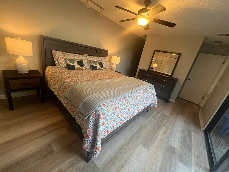133 Bermuda Ct — Photo 29