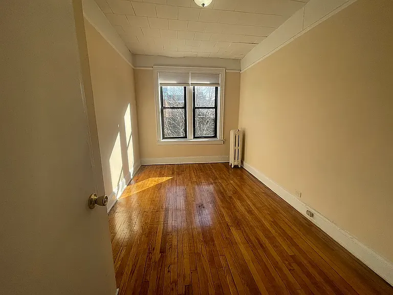 13-21 Jackson Ave #2 — Photo 5