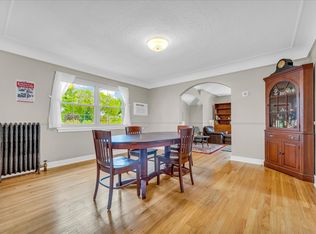 609 Neff Rd, Grosse Pointe, MI 48230