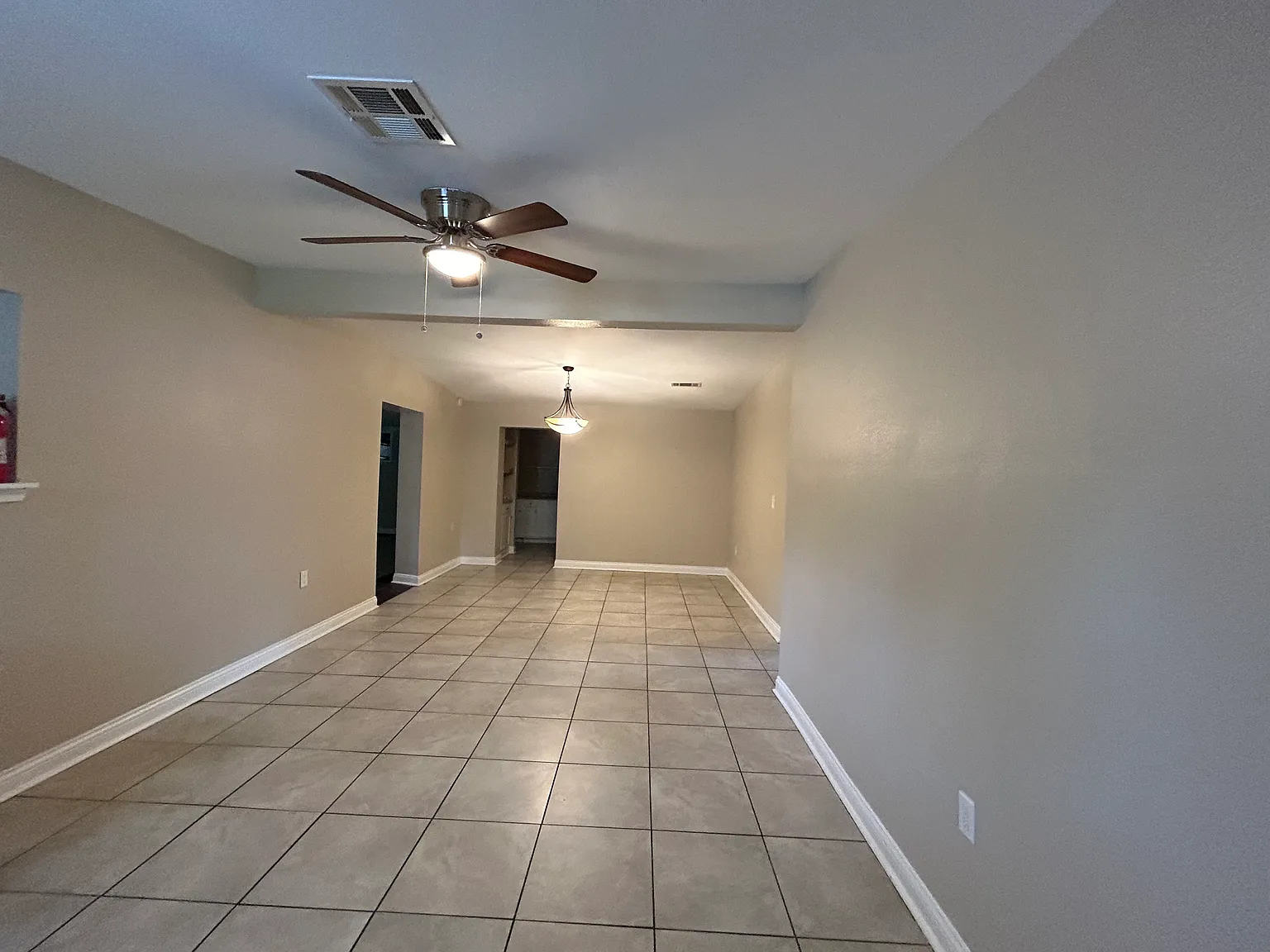 3 bed, 2864 sqft, $2,000 — Photo 4