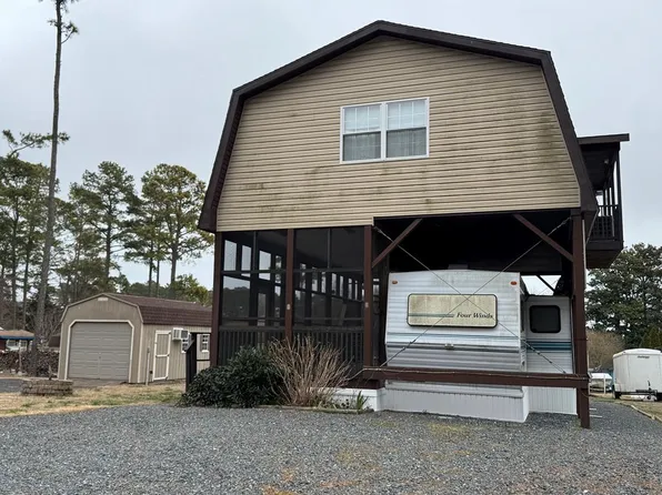 6099 Periwinkle Dr, Horntown, VA 23395