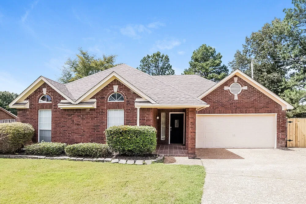 3 bed, 2.0 bath, 1634 sqft, $1,775 — Photo 1