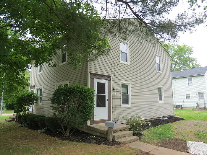 186 College St