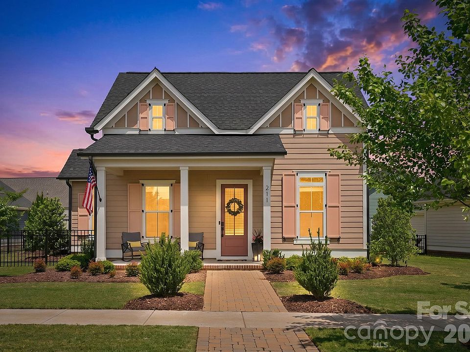 1st image of 211 Aquinas Way