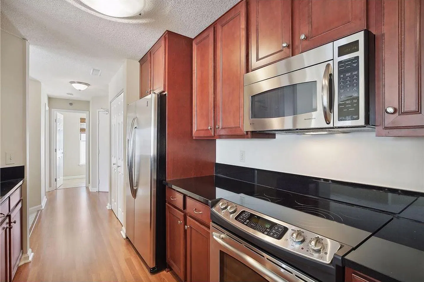 Clean/Beautiful 2 Bed & 2 Bath w/ Attached Garage - Available 10/15/2026 — Photo 1