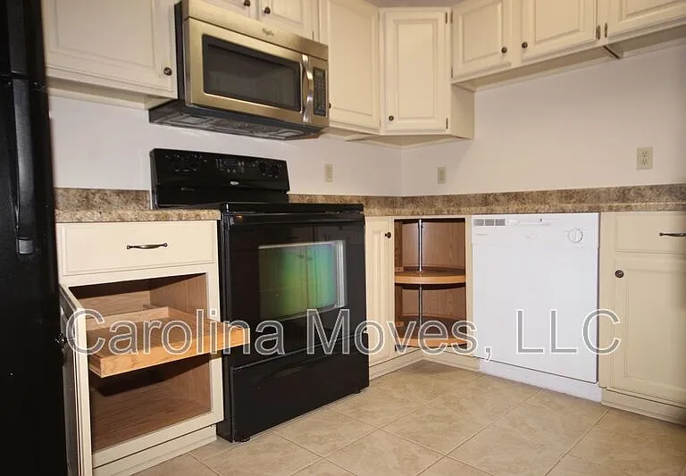 324 Skylark Cir — Photo 6