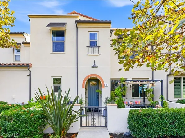 3 Hoya St, Mission Viejo, CA 92694