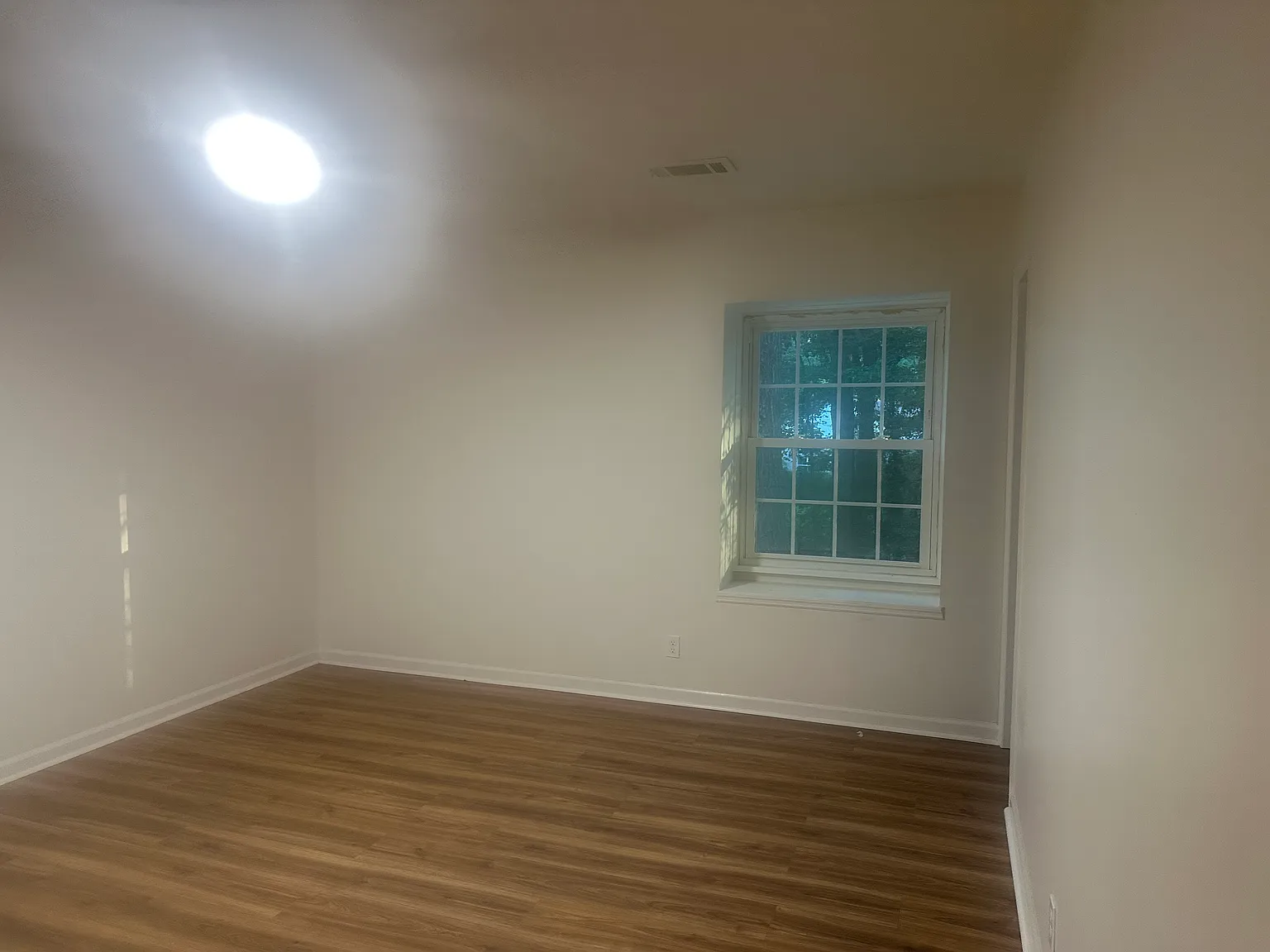 4 bed, 1892 sqft, $3,200 — Photo 4