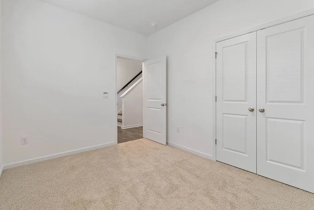 4 bed, 1998 sqft, $1,900 — Photo 4