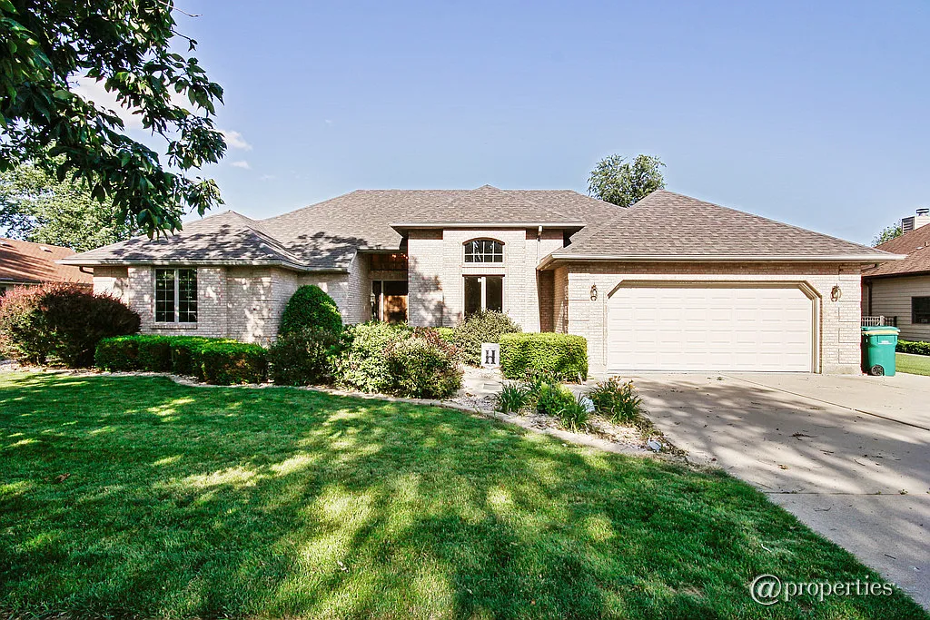 1505 Janet Dr photo 1