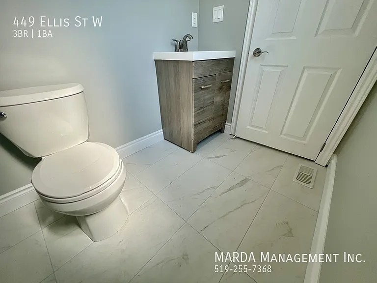 449 Ellis St W — Photo 15