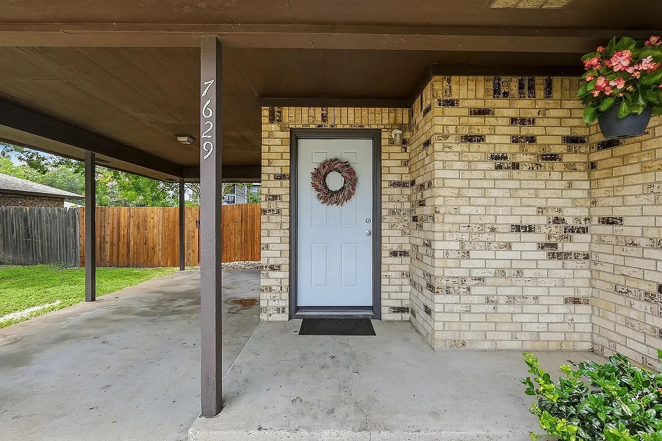 2 bed, 880 sqft, $1,525 — Photo 3