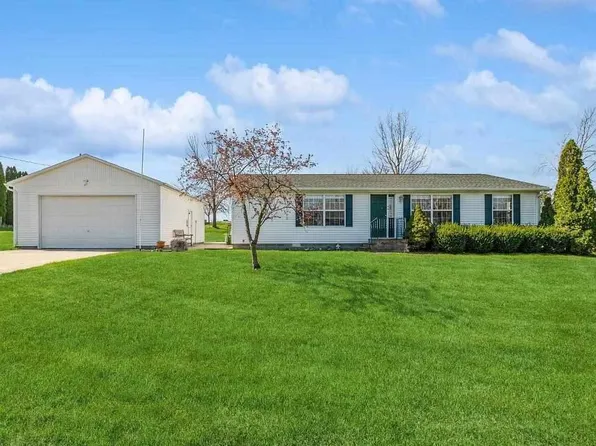 303 Main St, Elberon, IA 52225
