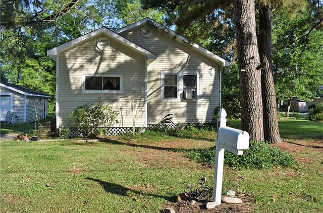 1st image of 204 W Hoover St