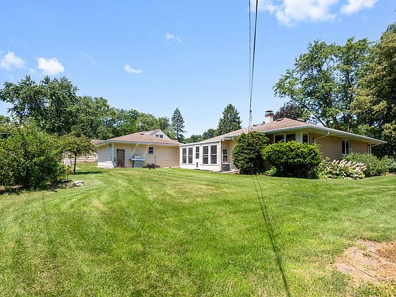 3rd image of 4611 Orchard Ln
