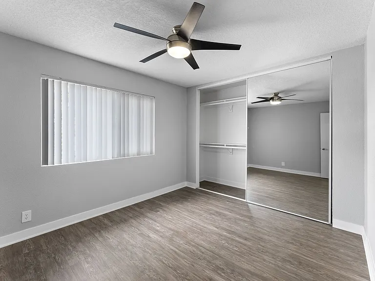 The Circle Apartments at Long Beach — Photo 48