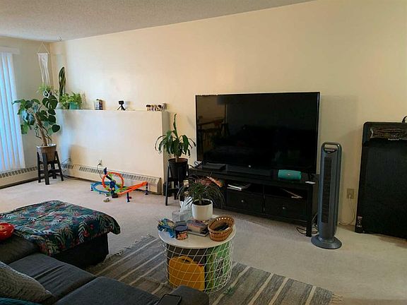 3rd image of 35 S Bennett St #107
