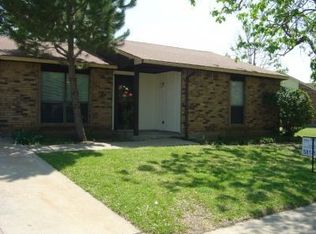 2413 Navasota Cir, Fort Worth, TX 76131