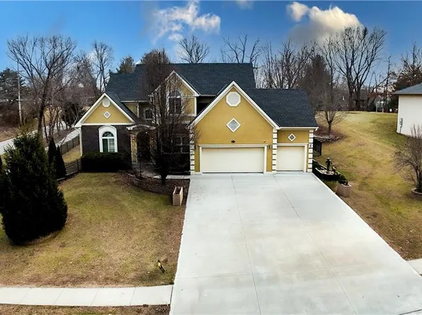 4912 Corinth Dr, Saint Joseph, MO 64506