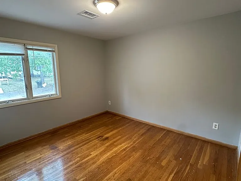 70 W Northwood Ave — Photo 39