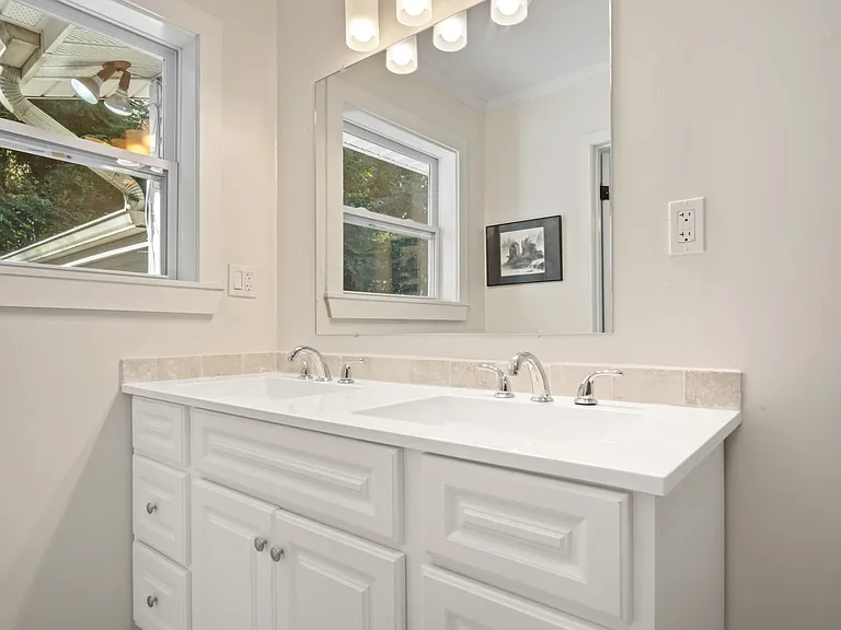 7925 Westland Dr — Photo 14