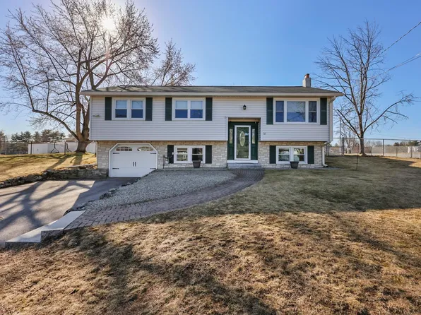32 Seminole Drive, Nashua, NH 03063
