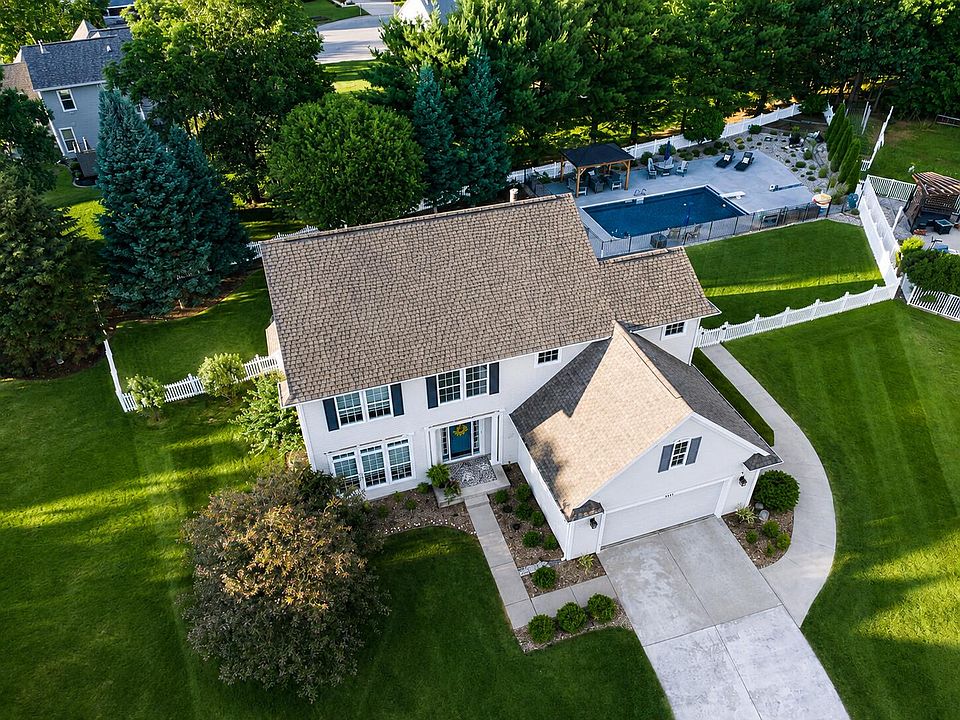 1st image of 9861 Chambray St