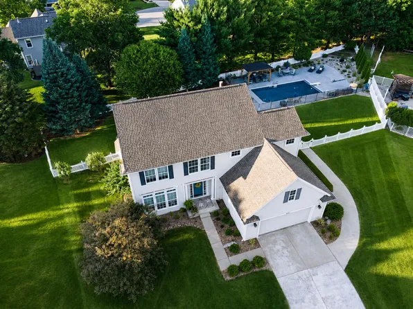 9861 Chambray St, Portage, MI 49002