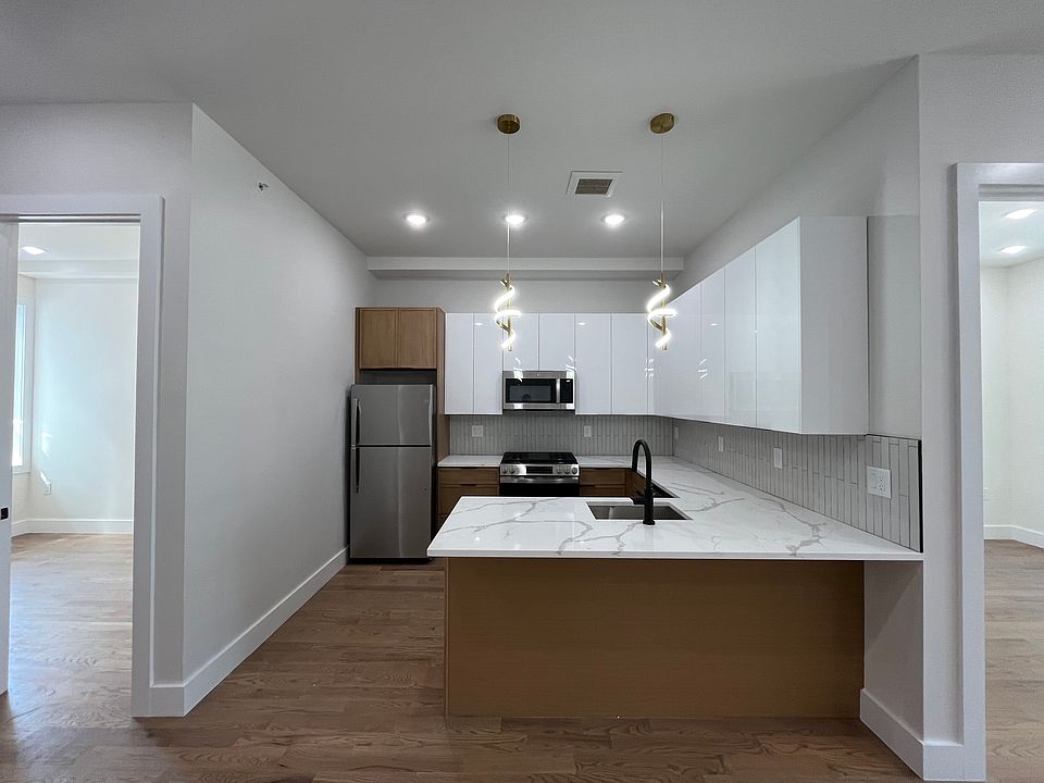 1st image of 40 Lembeck Ave
