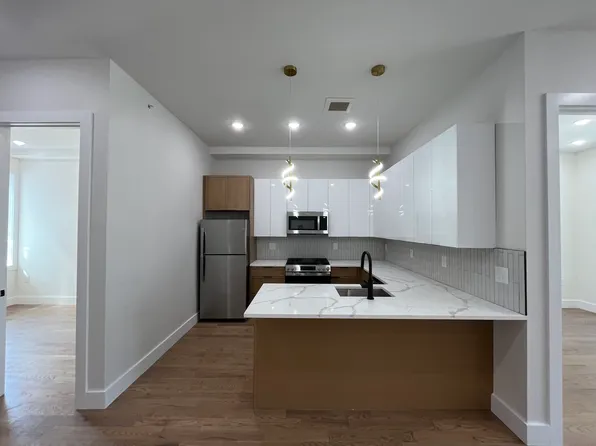 40 Lembeck Ave, Jersey City, NJ 07305