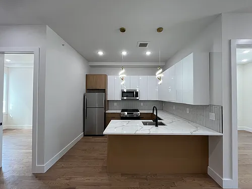 40 Lembeck Ave Photo 1