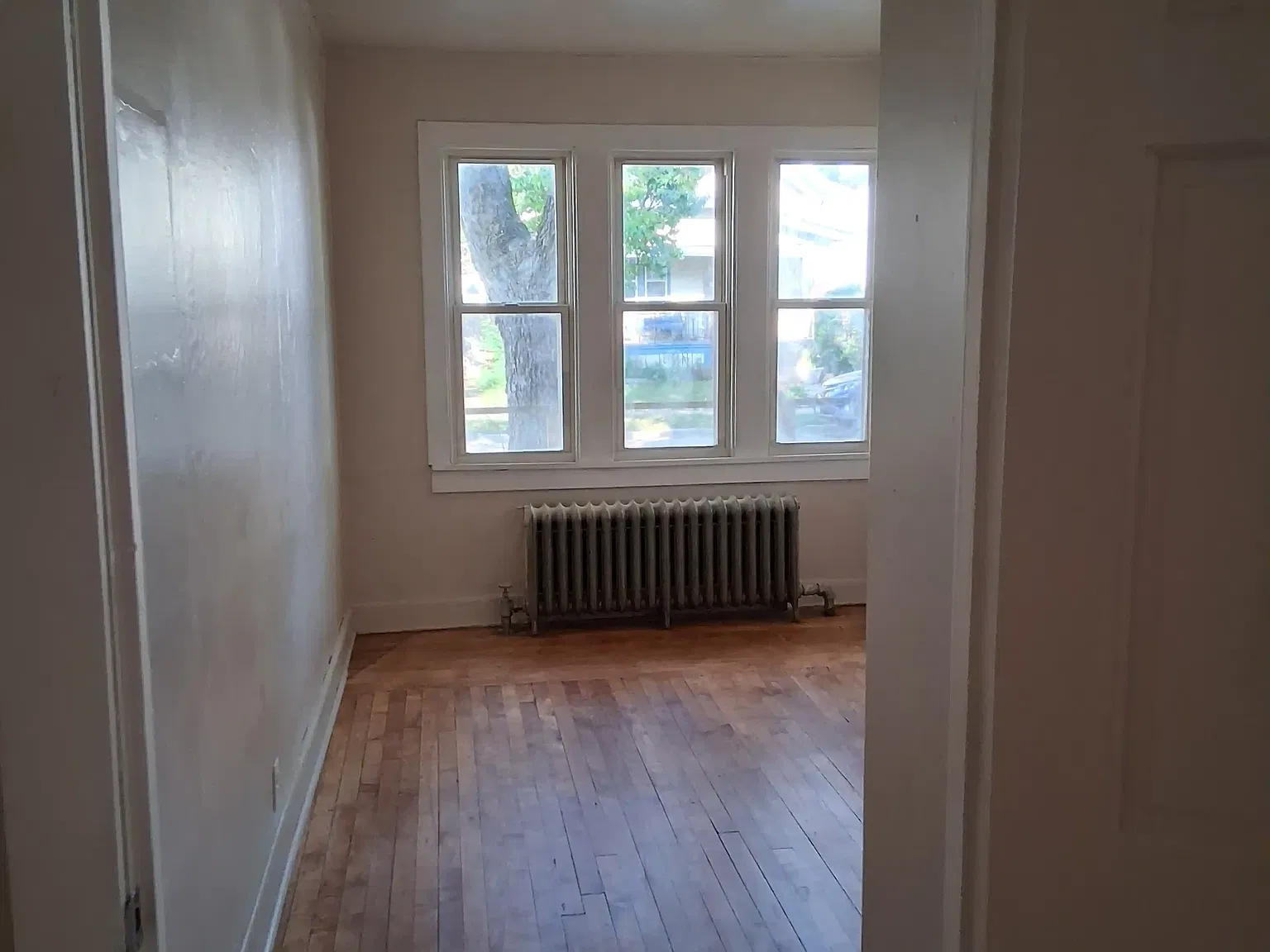 3 bed, 1275 sqft, $1,395 — Photo 2