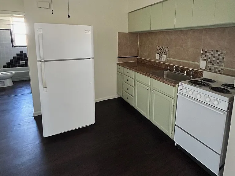 2986 Woodrow Ave #6 — Photo 1