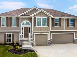 11810 N Manning Ave, Kansas City, MO 64157