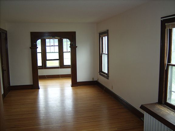 4th image of 1221 29th Ave NE #2