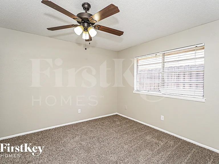 1424 Wreyhill Dr — Photo 16